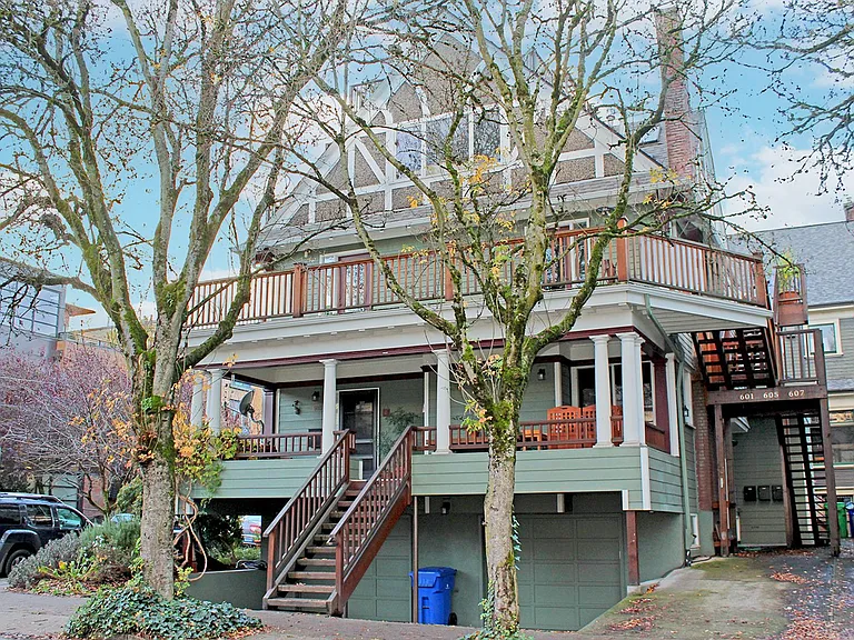 601 NW 22nd Ave — Photo 1