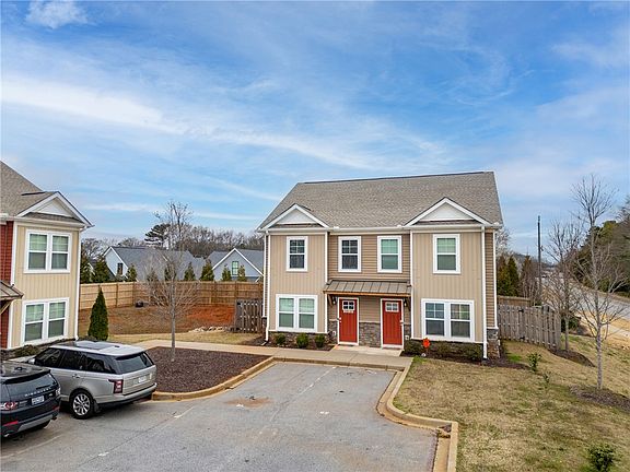 3rd image of 235 Pendleton Rd Unit Q1