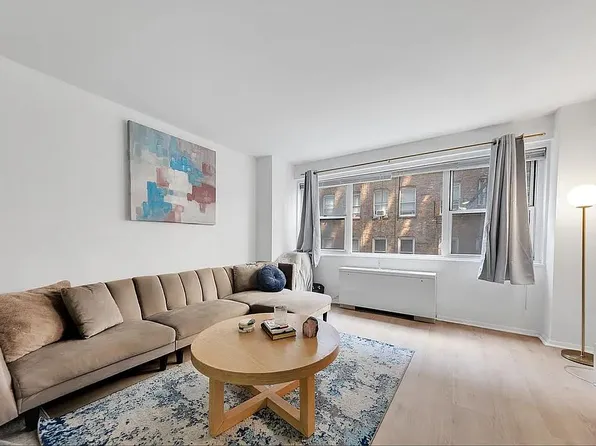 321 E 48th St APT 3B, New York, NY 10017