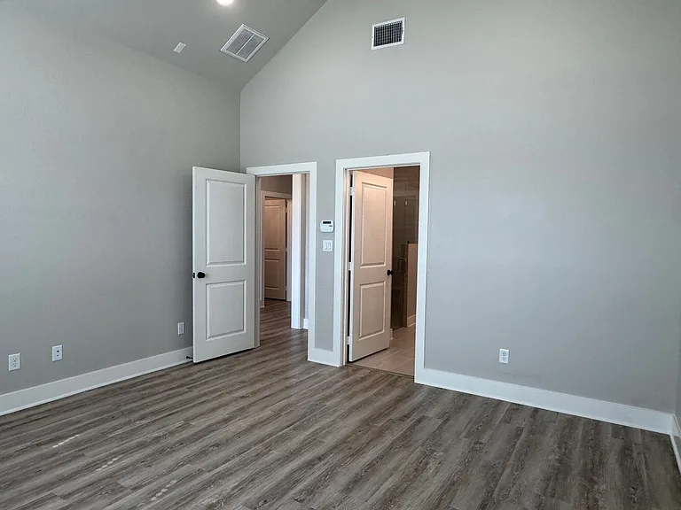 7110 Alexander Dr — Photo 11