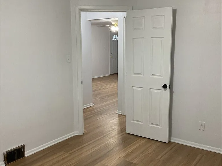 214 Erwin Pl — Photo 9