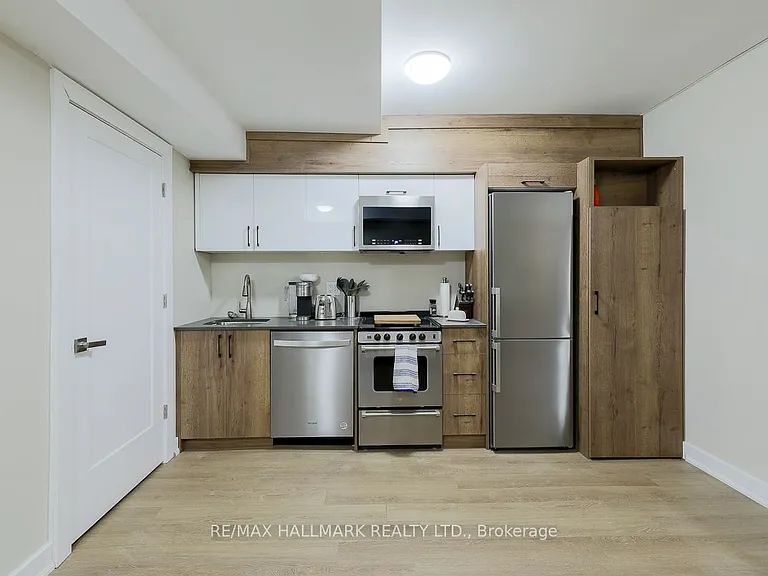 628 Danforth Ave #303 — Photo 3