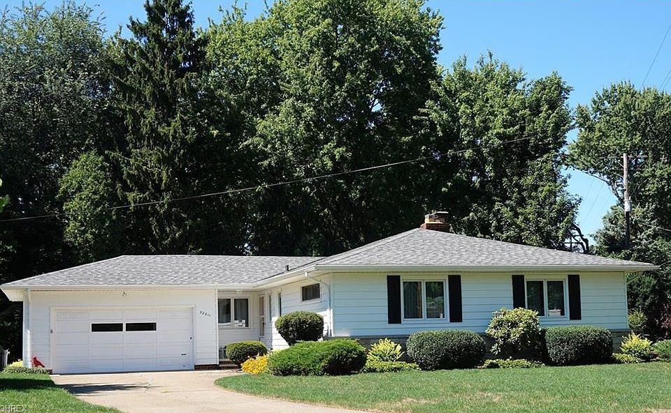 1st image of 30611 Manhasset Dr