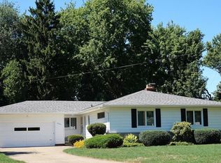 30611 Manhasset Dr, Bay Village, OH 44140