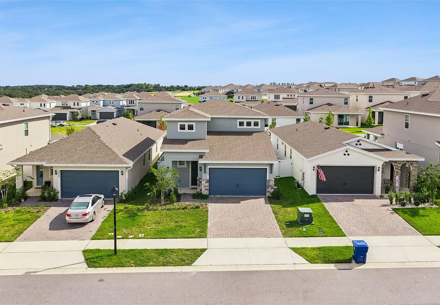 4 bed, 2.5 bath, 2093 sqft, $3,100 — Photo 3