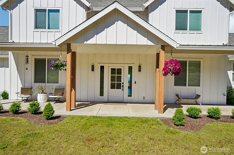 3rd image of 24020 NE Alvas Road