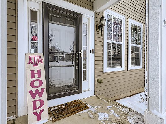 4th image of 2668 Burr St