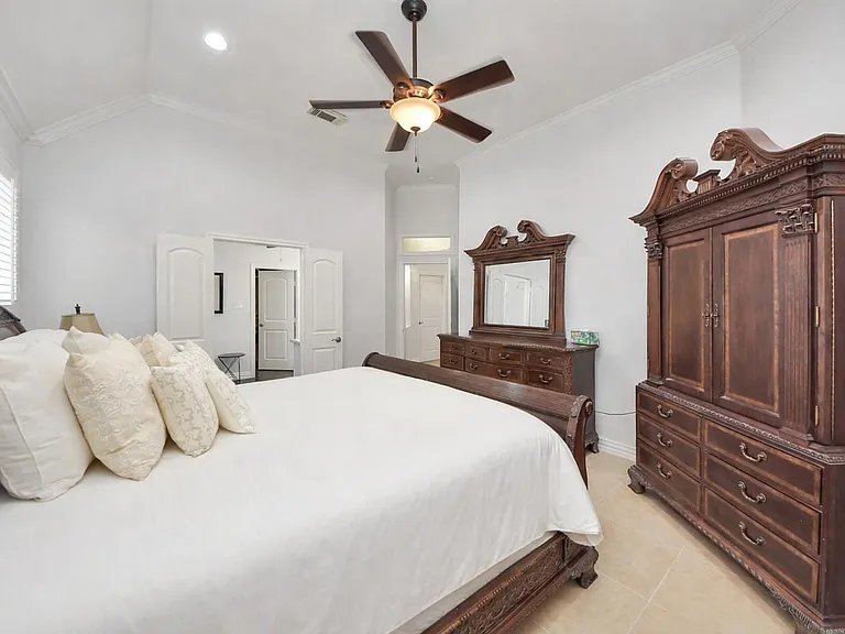 4214 Cambry Park — Photo 10