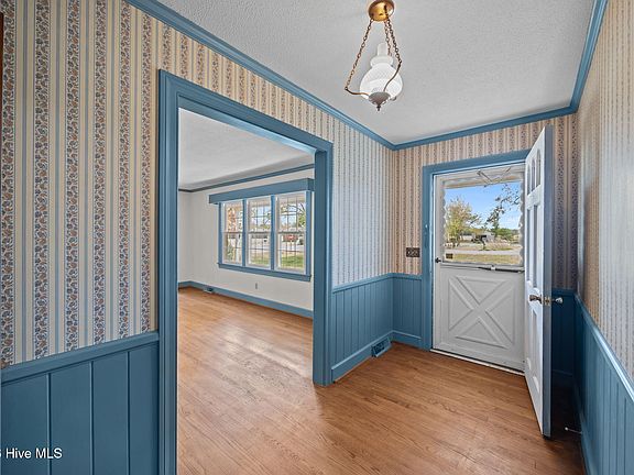 3rd image of 2212 Longleaf Pine Drive