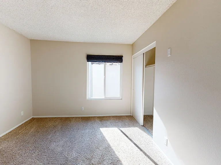 Huntington Vista — Photo 89