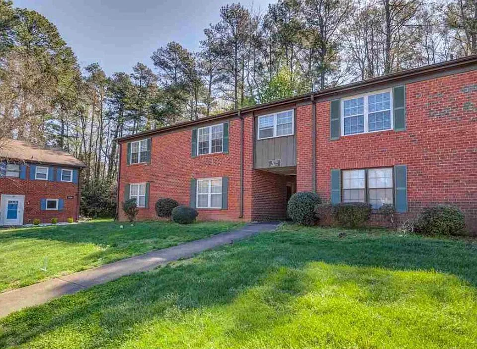 1216 Manassas Ct #C