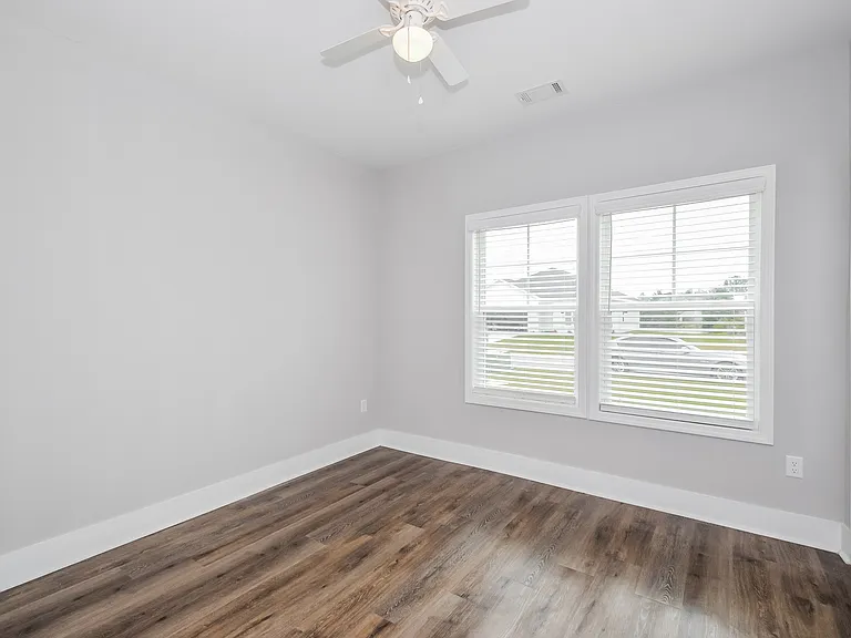 54 Laura Ct — Photo 13