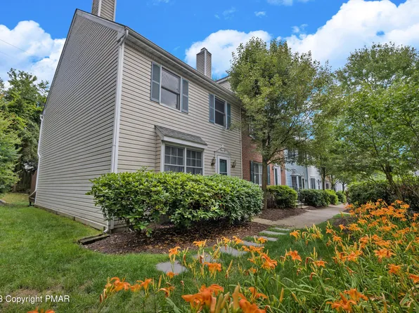 120 Eaglesmere Cir APT 13, East Stroudsburg, PA 18301