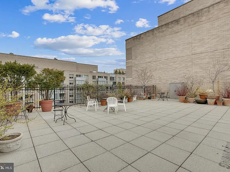 2201 L St NW #617 — Photo 52