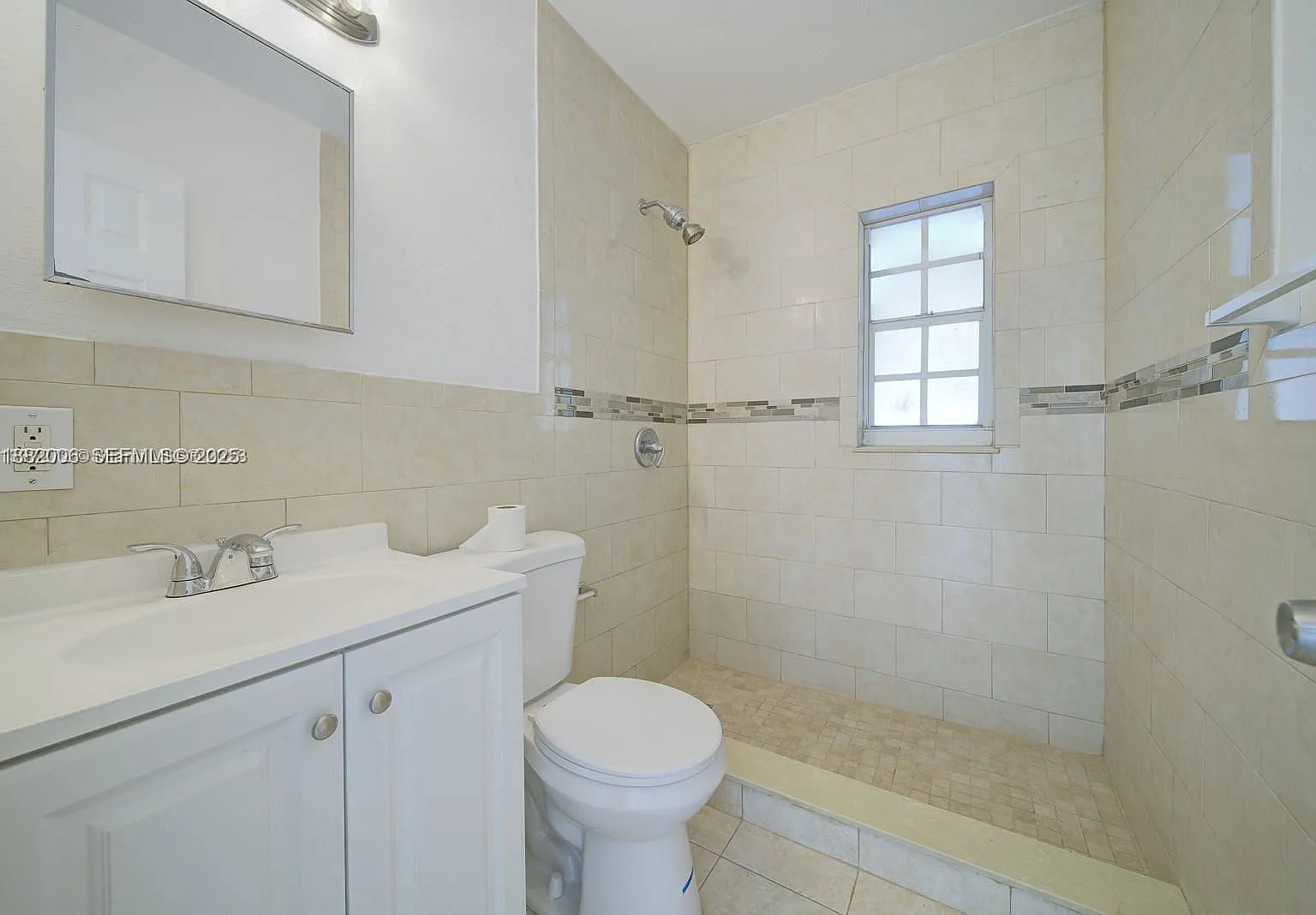 4 bed, 2.0 bath, 2000 sqft, $3,300 — Photo 3