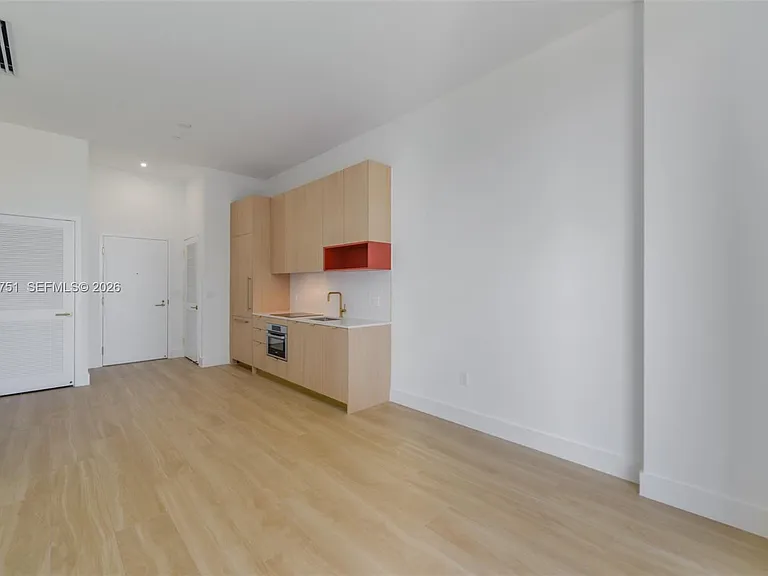 90 NE 32nd St #1108 — Photo 6