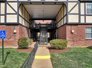 1059 Woodgate Dr, Saint Louis, MO