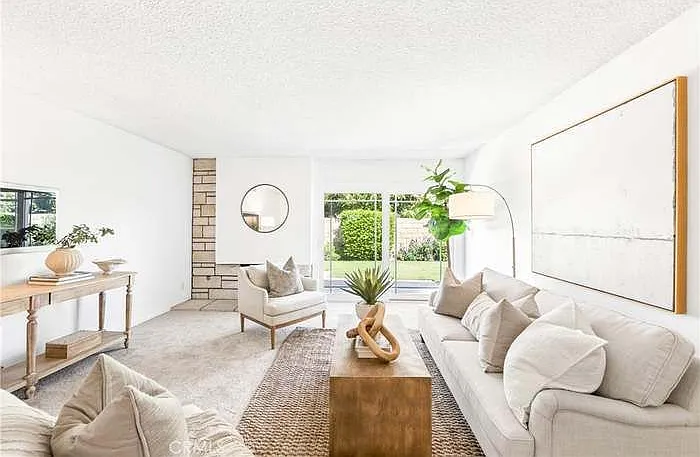 16372 Redlands Ln — Photo 12