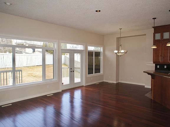 3rd image of 20 Overton Pl