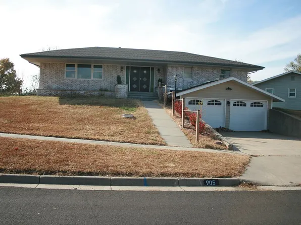 905 Lakeside Dr, Wakefield, KS 67487