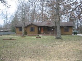393 Red Oak Dr, Manchester, TN 37355