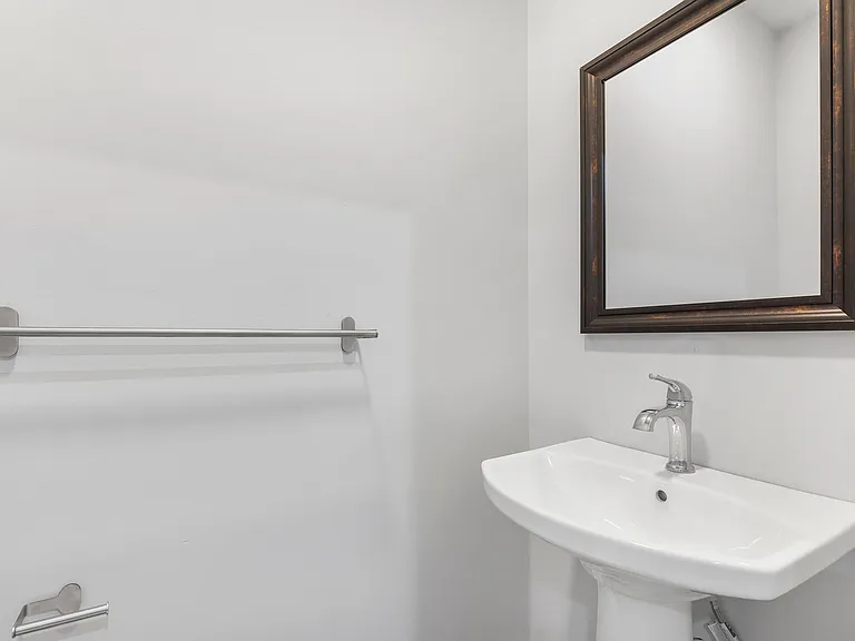 130 W Ashmead St — Photo 10