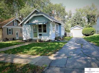 6022 Pinkney St, Omaha, NE 68104