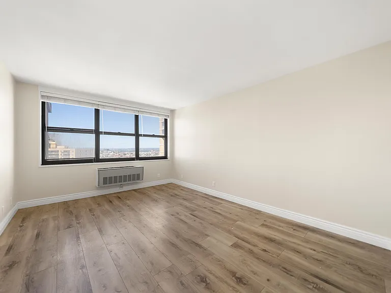 7002 Boulevard East #41-J — Photo 14