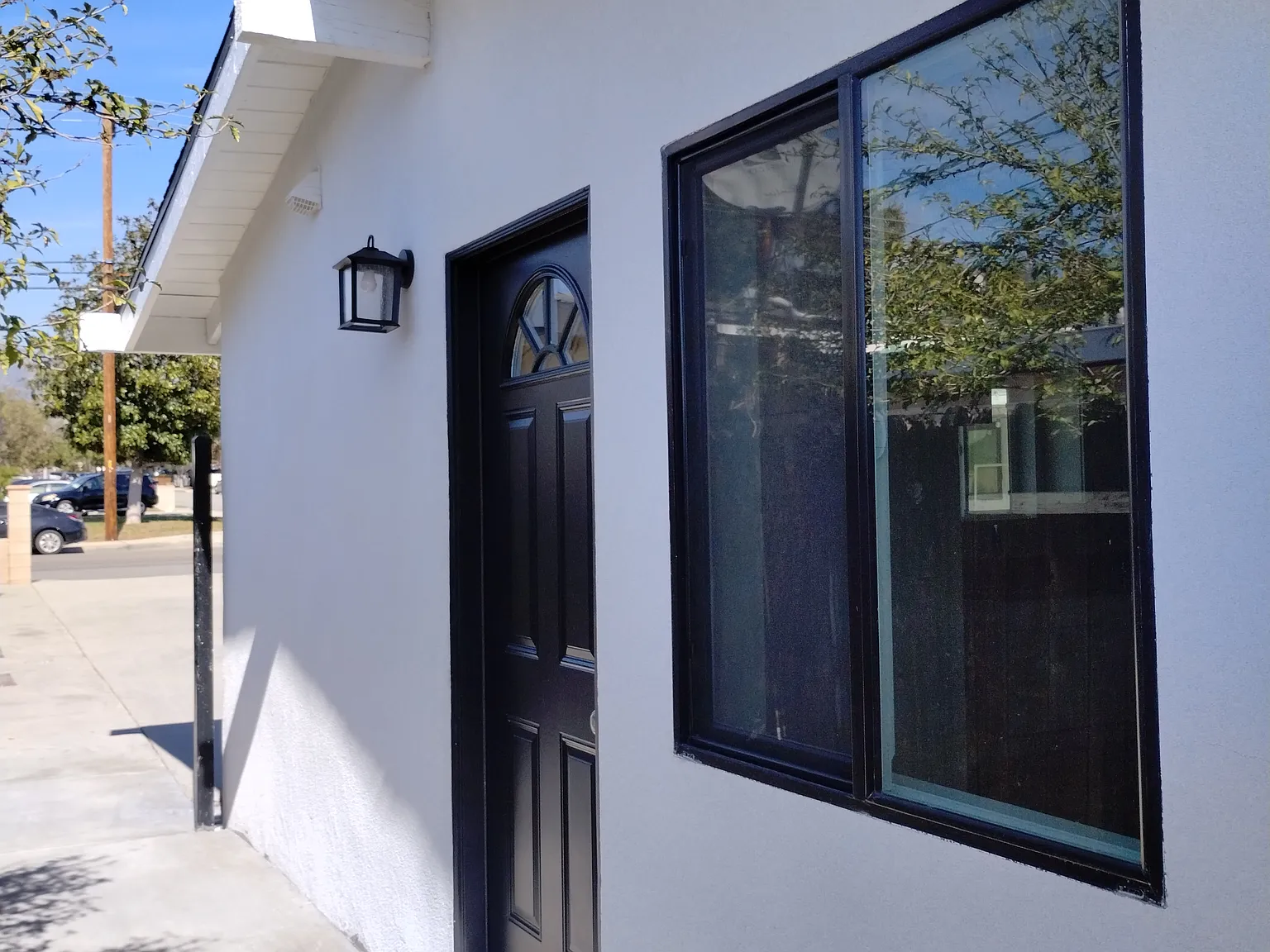 2 bed, 700 sqft, $2,200 — Photo 1