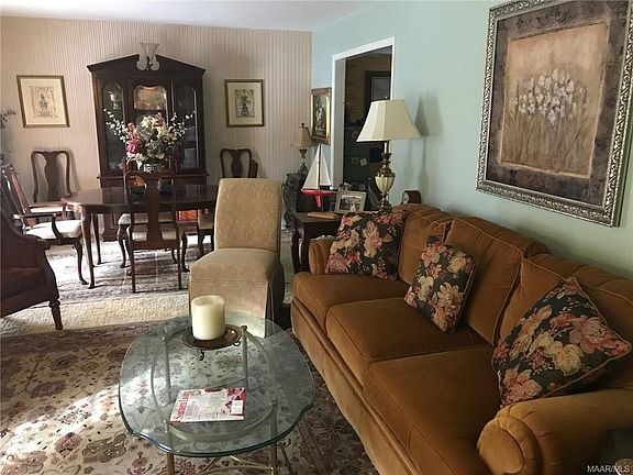 3rd image of 1383 Woodmere Dr