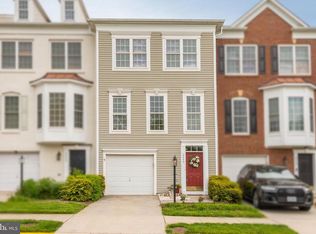 2440 Terra Cotta Cir, Herndon, VA 20171