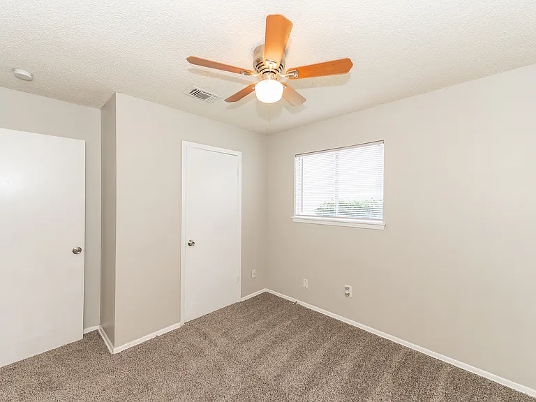400 Rosewood apartments — Photo 11