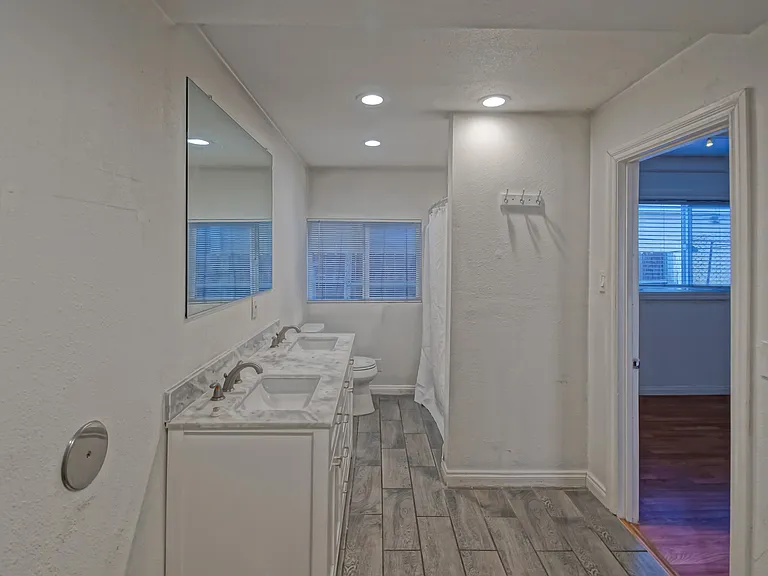 4541 W 172nd St #1A — Photo 40
