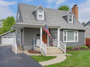 1325 N Main St, Naperville, IL 60563