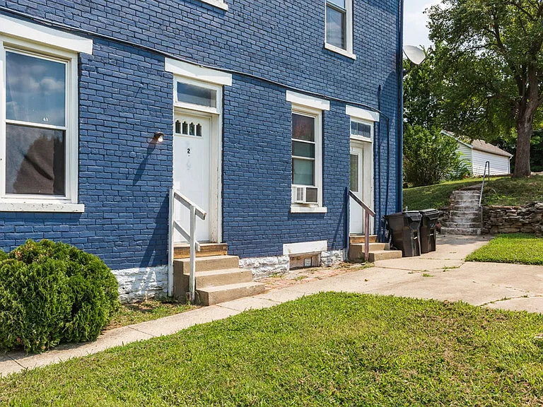 4338 Vine St #2 — Photo 2
