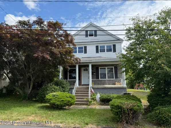 811 Murray St, Throop, PA 18512