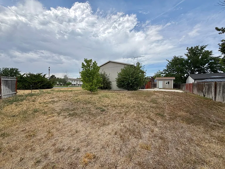 7685 S 2550 W — Photo 17