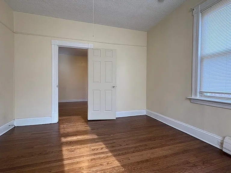 38 Walnut St #3 — Photo 8