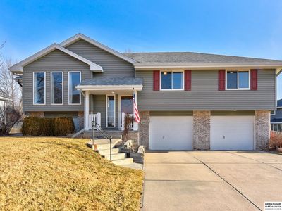 2012 Dana Ln, Papillion, NE, 68133