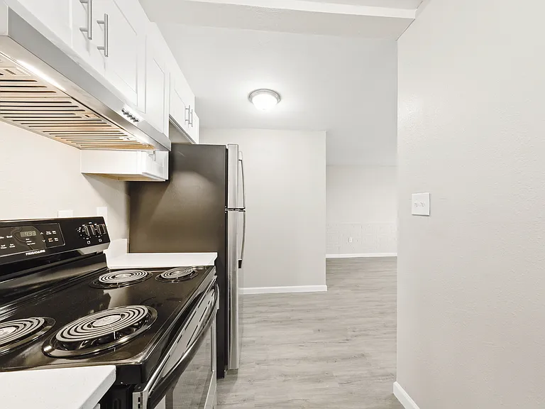 Tailwinds Apartments — Photo 16