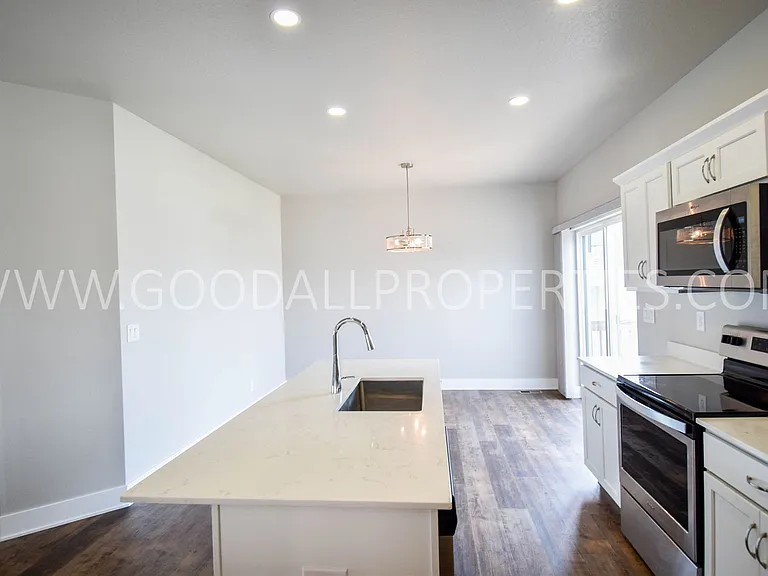 342 N Warrior Ln — Photo 9