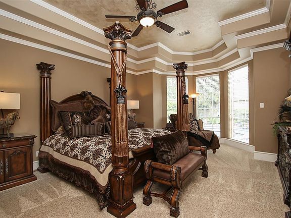 Large master is a true paradise.