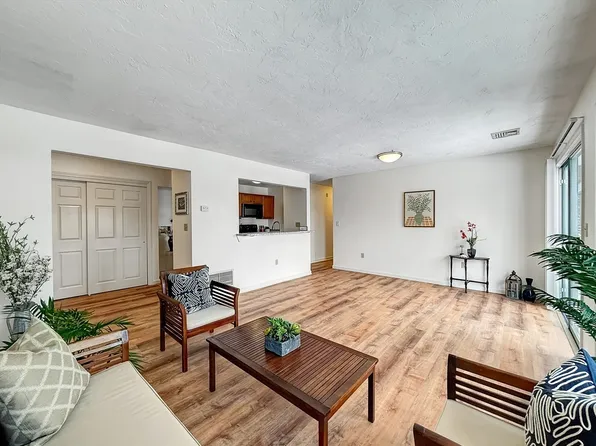 1204 Halcyon Dr #1204, Worcester, MA 01606