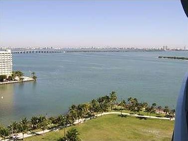 2nd image of 1900 N Bayshore Dr APT 4806