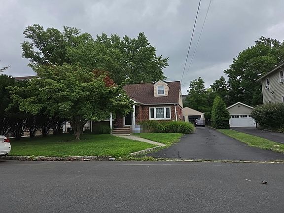 2nd image of 232 Myrtle Ave