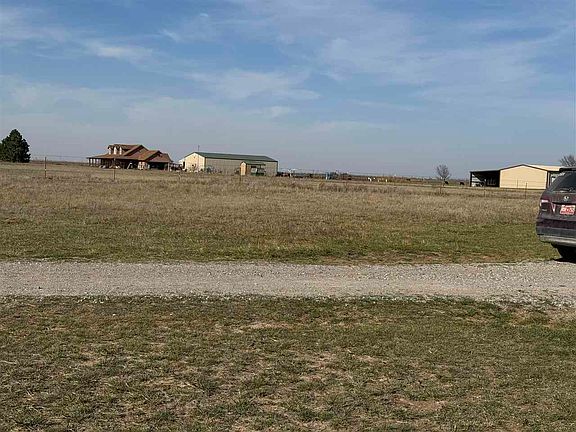 4th image of 6750 SE Trail Rd