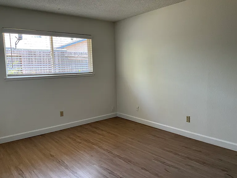 5809 Hazel Ave — Photo 6