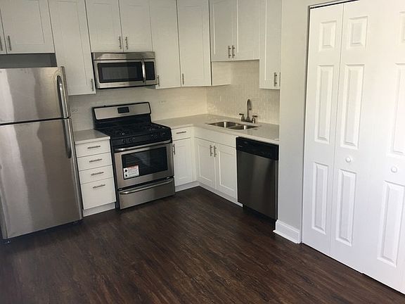4th image of 1555 McKool Ave