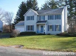 5 Iroquois Trl, Slingerlands, NY 12159