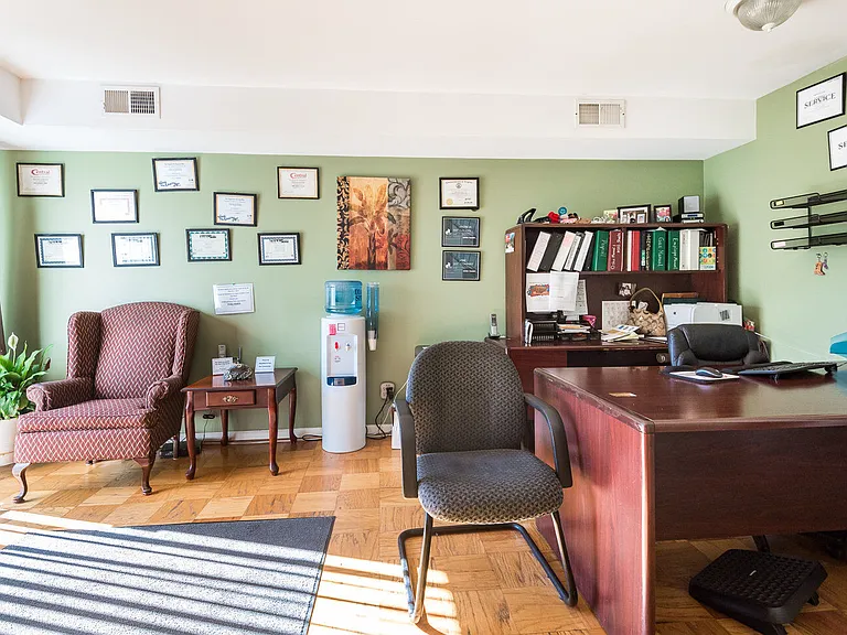 Williamsburg Park — Photo 12